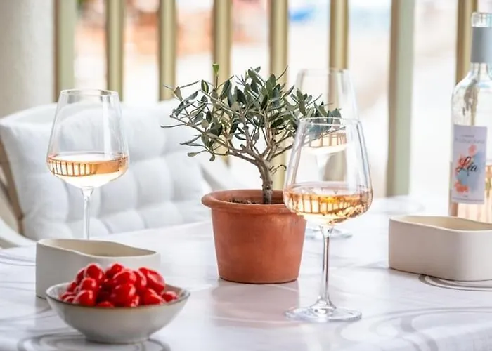 Apartment Le Coq Ligures - Garage - Air Conditioning - Wifi *